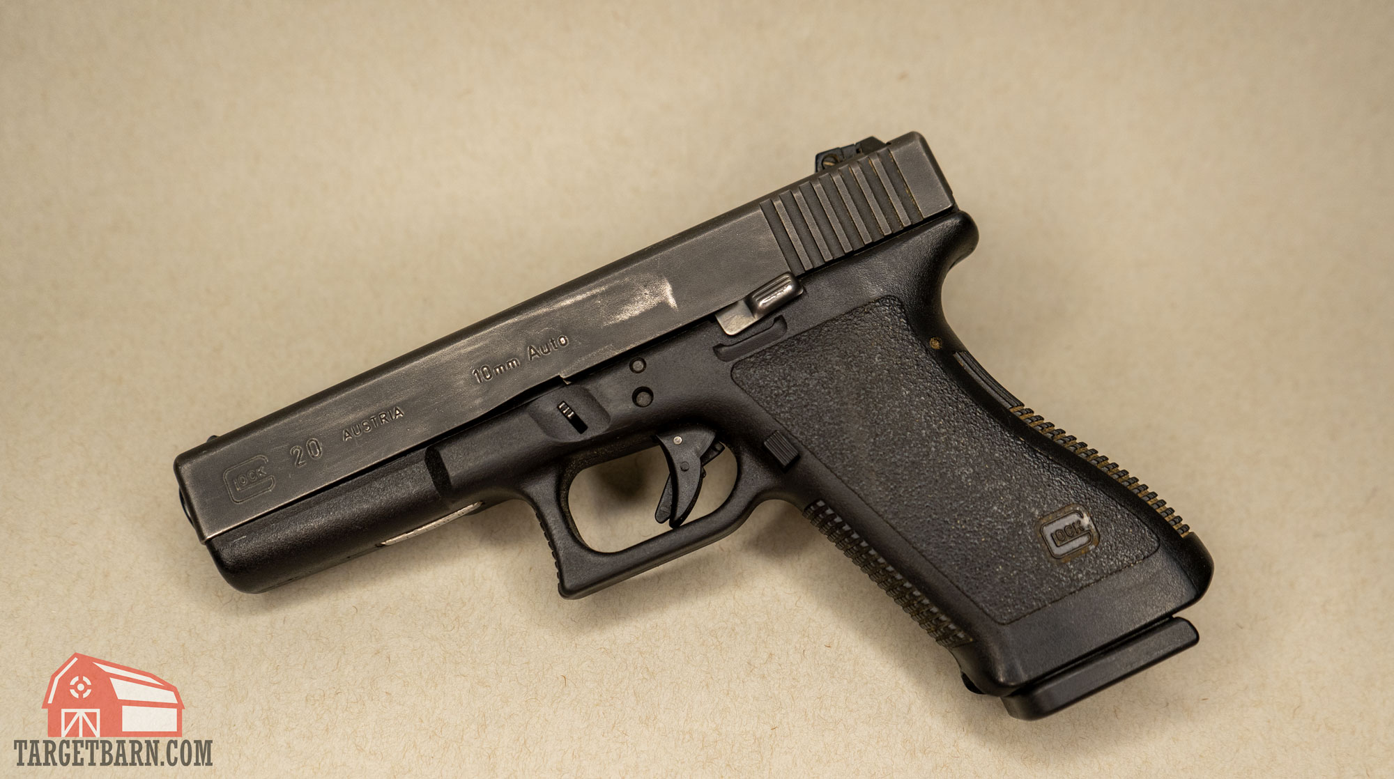 a glock 20 full size handgun in 10mm