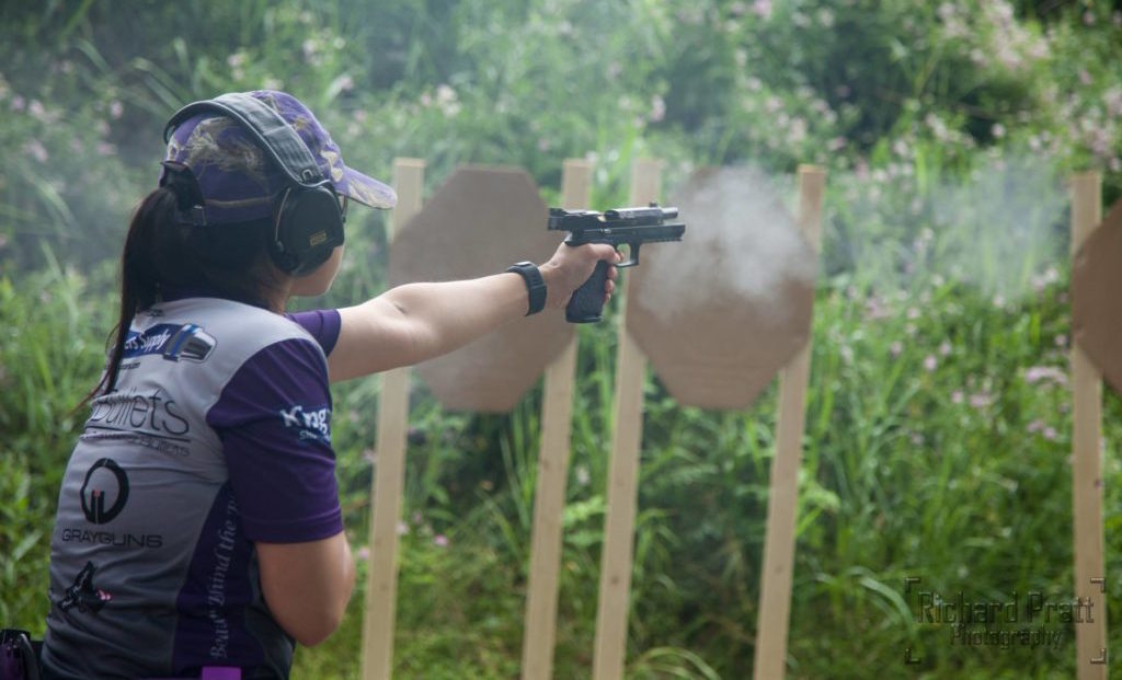 one-handed pistol shooting shooting pistol one-handed